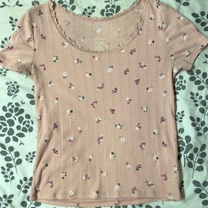 SO Pink Tee, with flower pattern, size small.